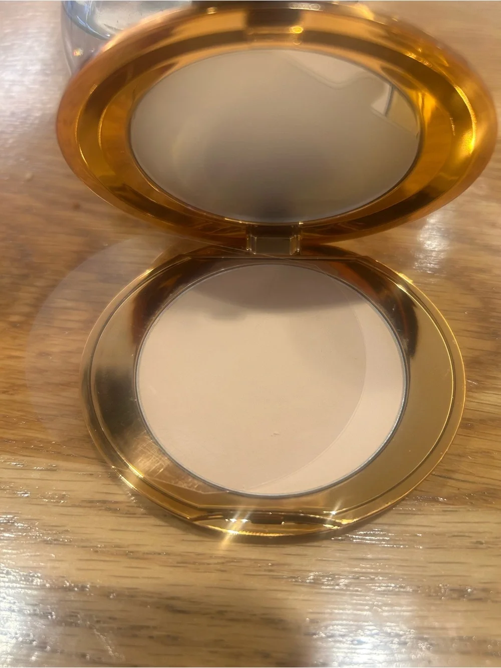 MCoBeauty Miracle Flawless Pressed Powder